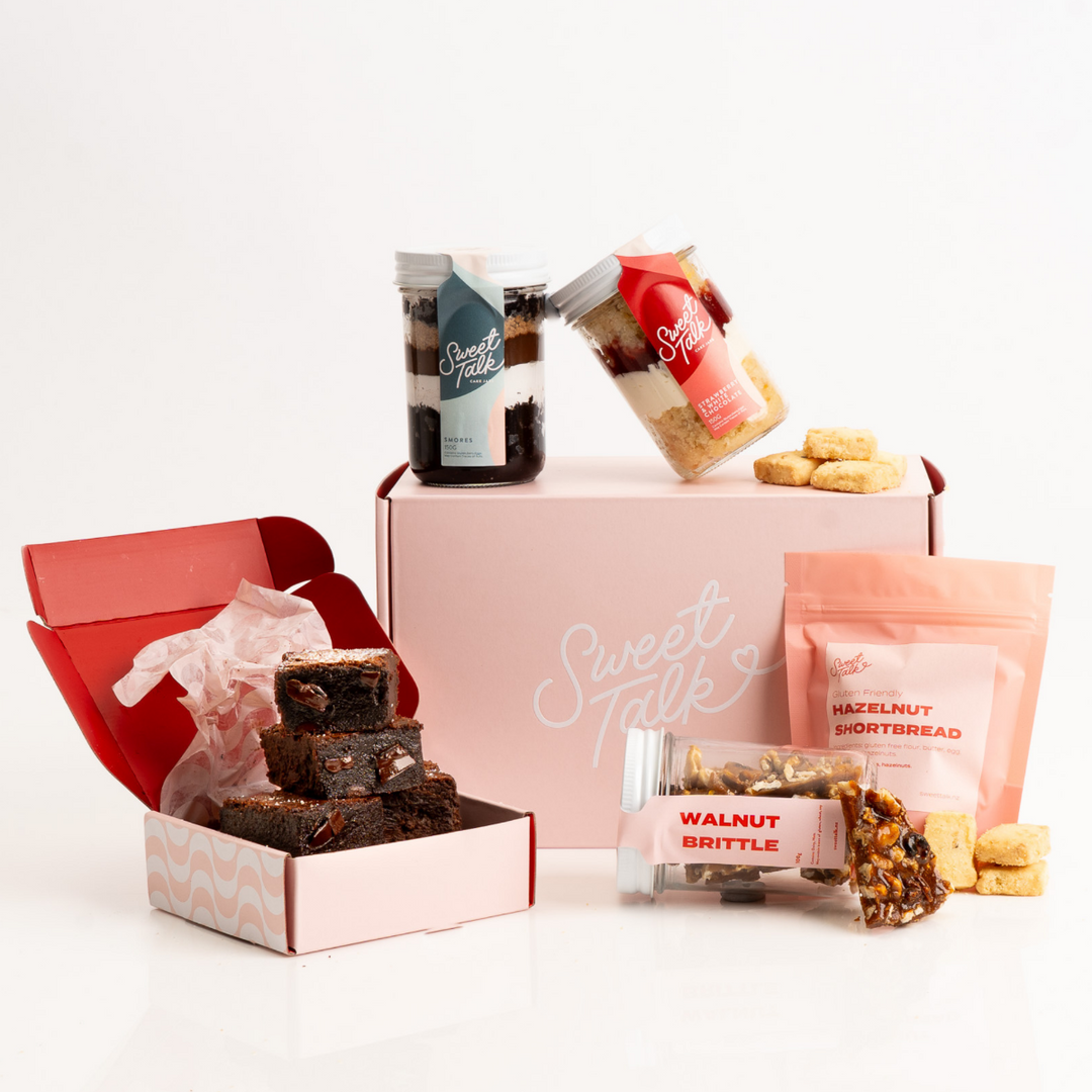 Assorted sweet gift box number 1 with jars and goodies.